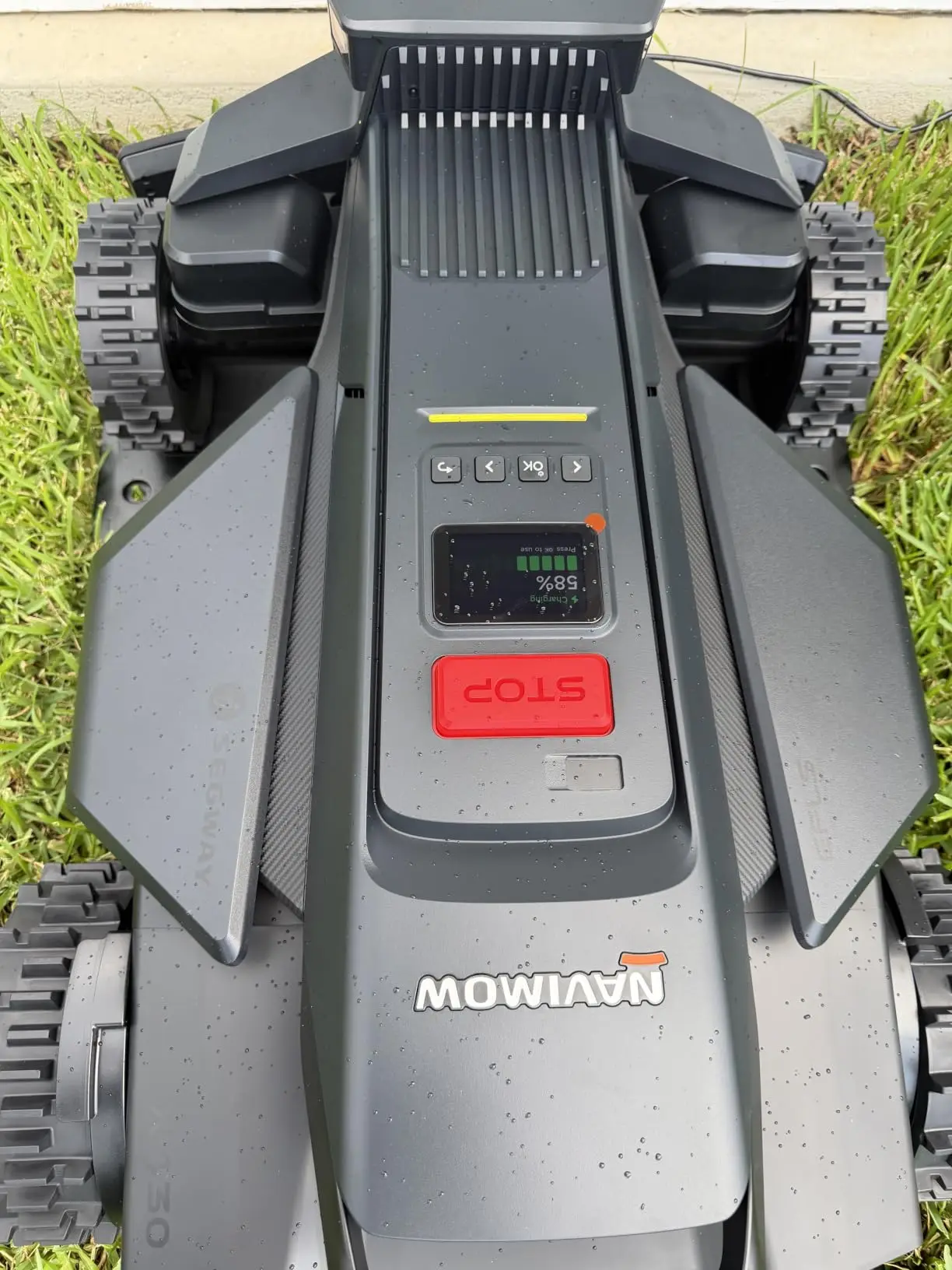 100% QUALITY CONROL ON Robotic Lawn Mower Segway Navimow X430 1 Acre with garage.