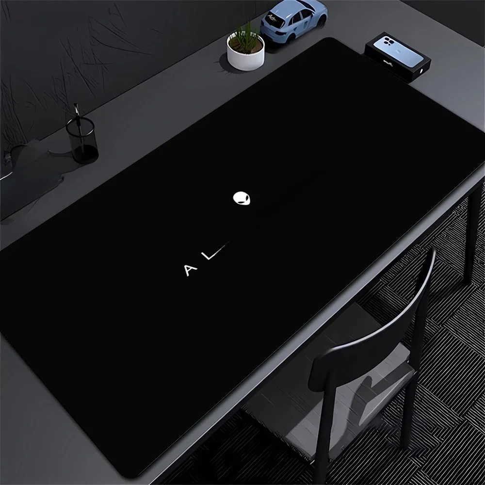 Podkładki na biurko dla graczy czarna Alienware animacja podkładka pod mysz do gier komputerowych podkładki pod klawiaturę Lockrand podkładka pod mysz na mysz komputerową dywan 90x40cm — zdjęcie produktu 7