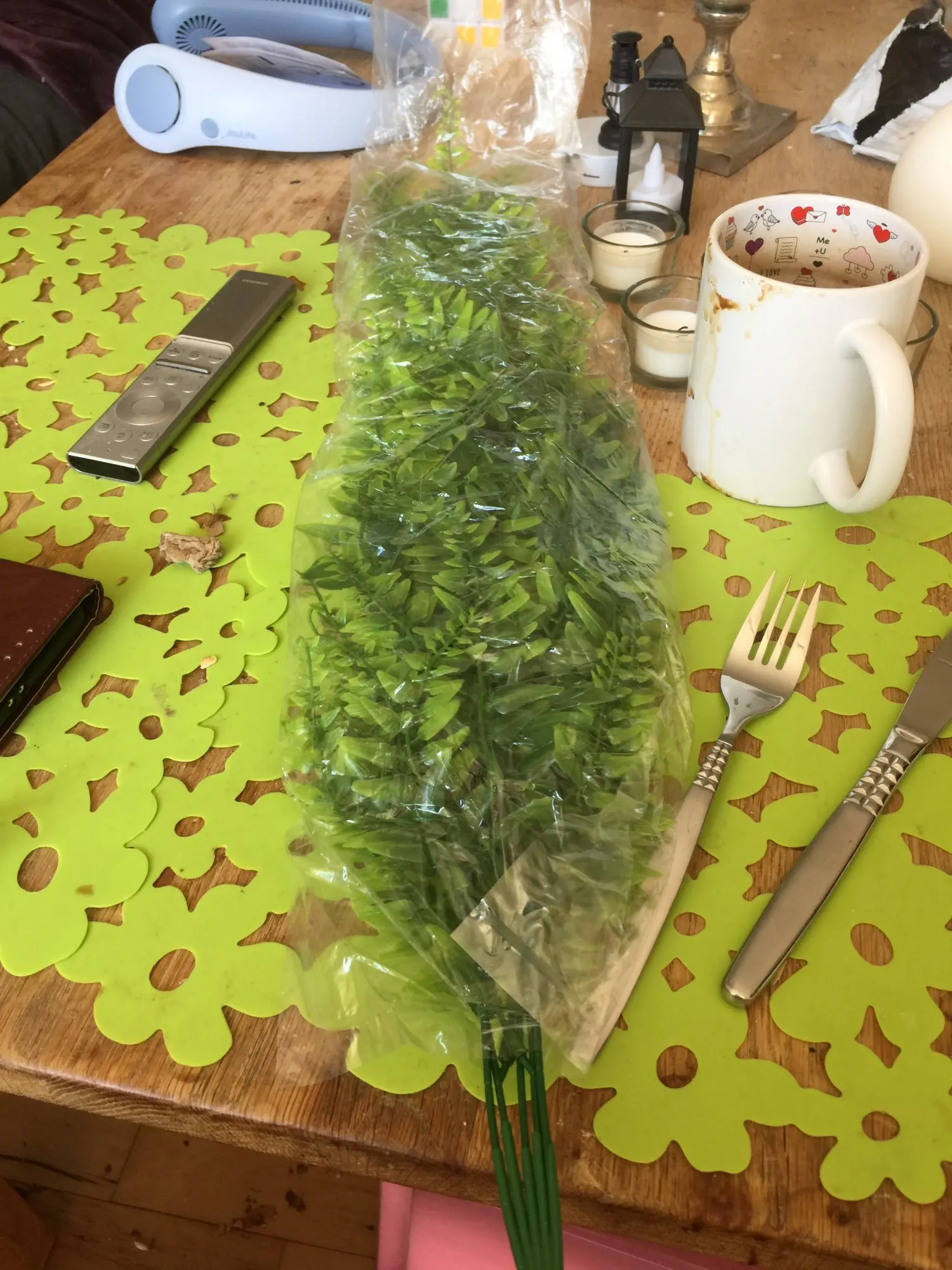 Artificial Hanging Plants 32 Inch Fake Boston Ferns Plastic Fake Plants for Wall House Wedding Garland Indoor Outdoor Decoration photo review