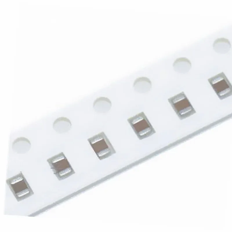 100 pièces 0805 SMD 100V X7R 10% 1PF-47UF 68PF 100PF 470PF 100nf 10nf 1UF 22UF 4.7UF 10UF 10NF SMD Épais Film Condensateur Céramique
