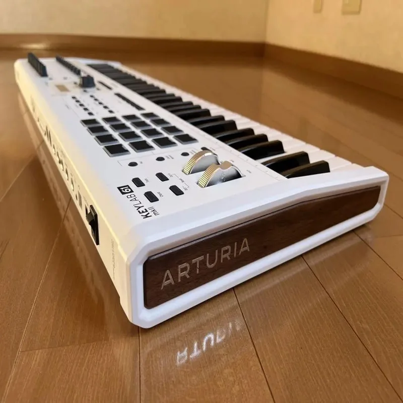 DR اشترِ 2 واحصل على 1 مجانًا Arturia Key_Lab 61 MkII مع ملحقات كاملة #1