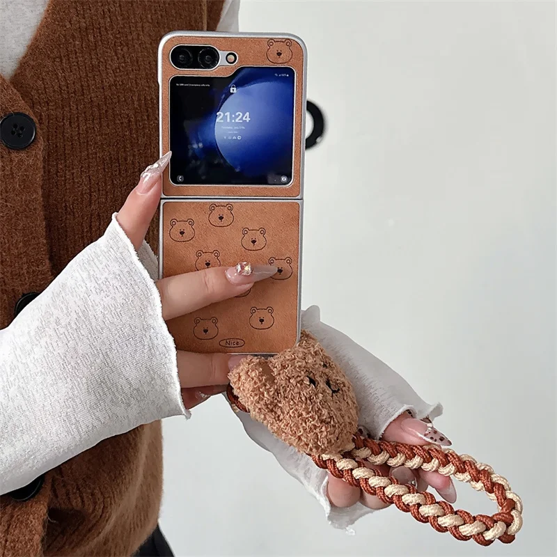 Корейский чехол для телефона с милым медведем для Samsung Z Flip 6 5 4 3, чехол с ремешком на руку, кожаные жесткие чехлы Kawaii для Galaxy Z Flip5 Flip4
