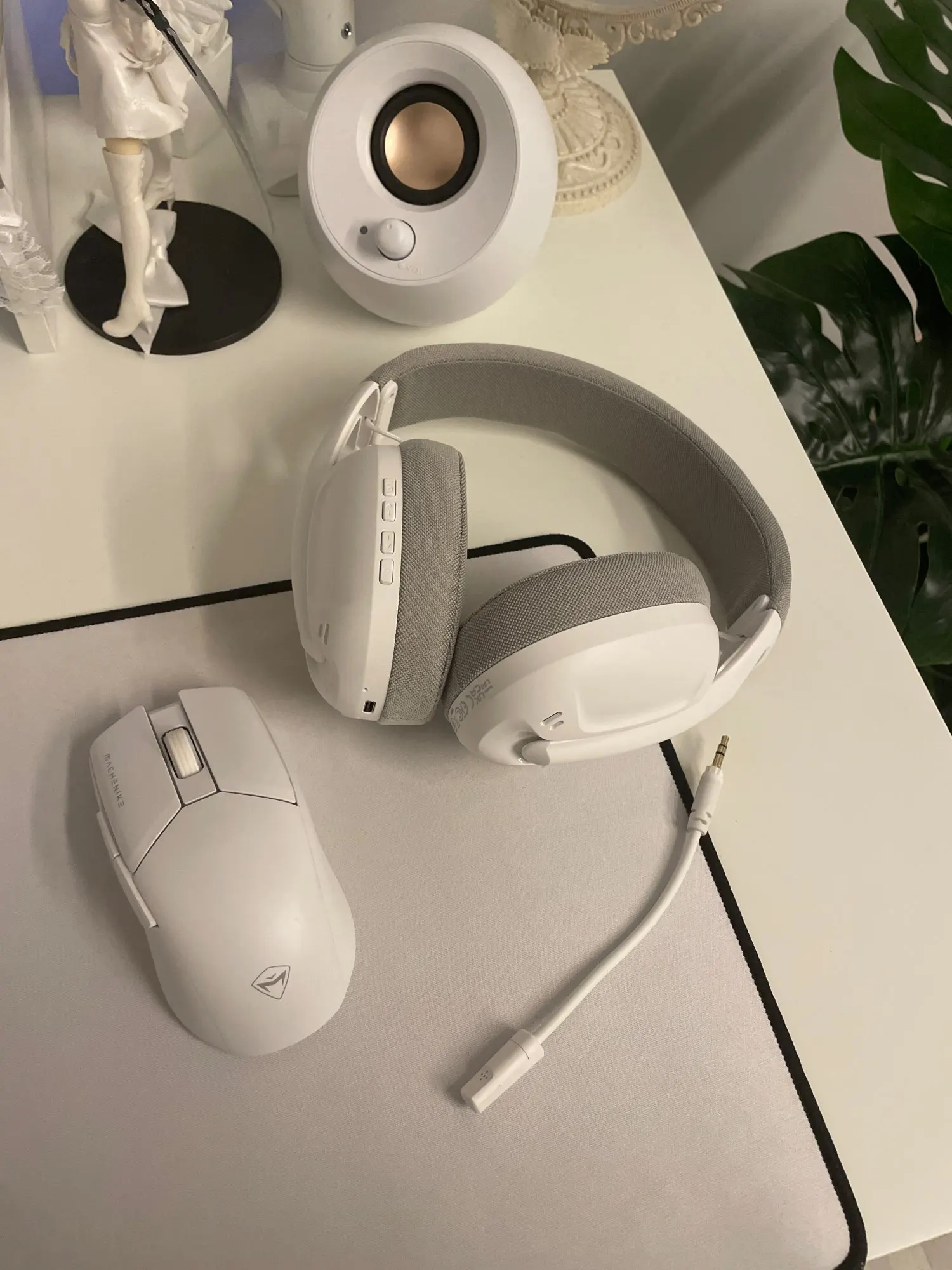 ATTACK SHARK L80 Ultra-Light Tri-Mode Gaming Headset Lightweight Wireless Gaming Headset for PC/PS4/PS5/Switch/Xbox photo review