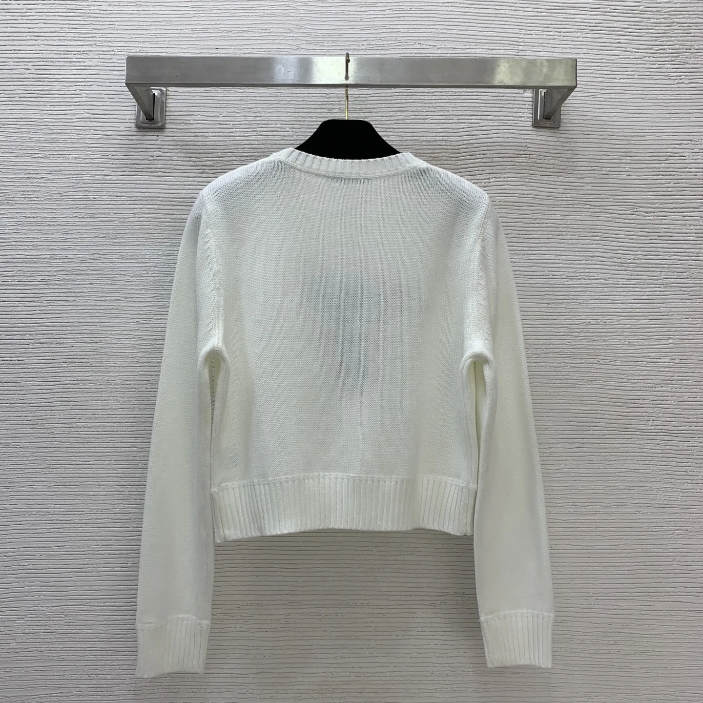 

2025 New Women's Letter Embroidery Fashion Short Pull-head Long-sleeved Knit Top