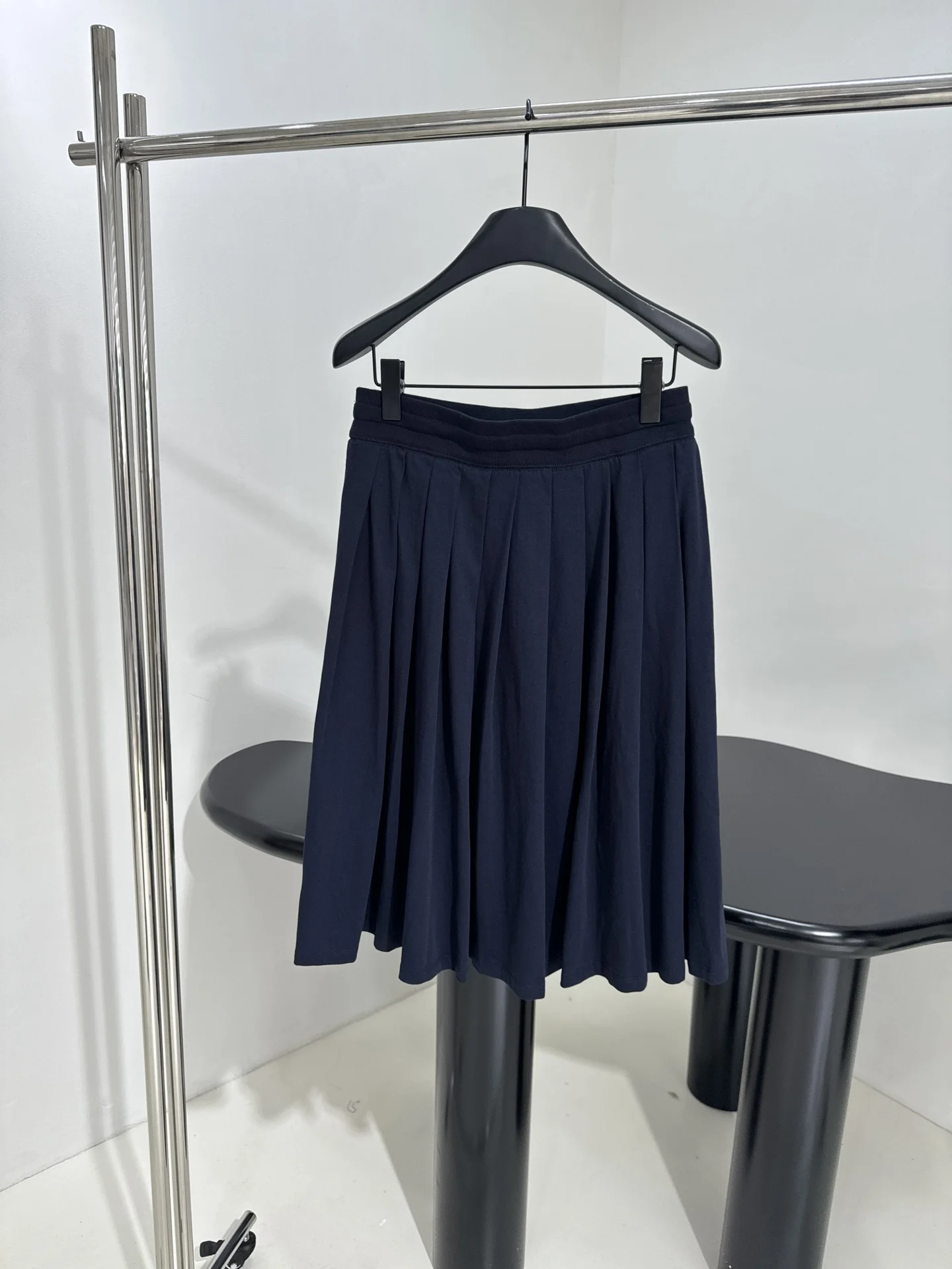 

2025 Autumn New Women's Plain Knitted Skirt Simple And Elegant Style