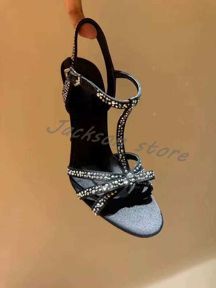 Sandalias elegantes de seda con diamantes de imitación para mujer, zapatos de tacón alto de aguja con punta redonda y hebilla, para boda y fiesta, novedad de 2024