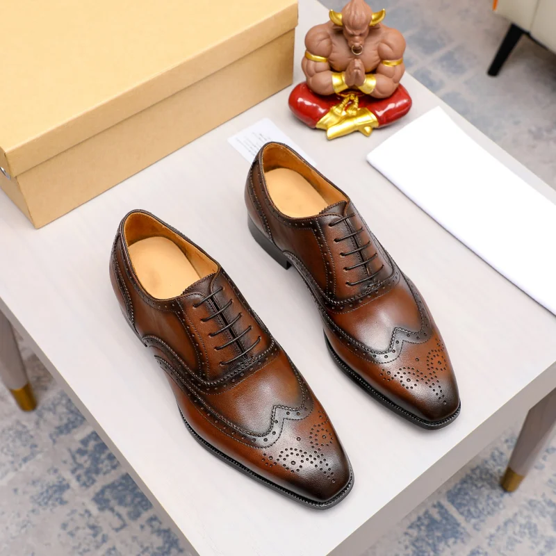 

Luxury Men's Leather Shoes Italian Cowhide British Carved And Polished Business Leather Shoes Fashion Men's Formal Shoes