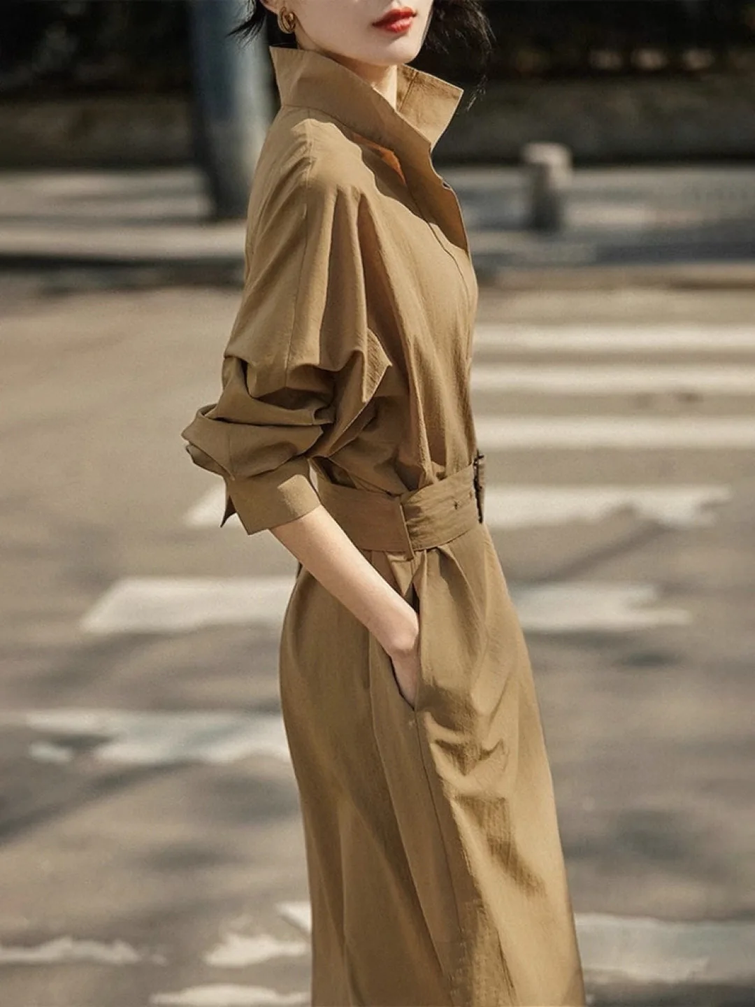 เดรสผ้าลินินผสมคอตตอนทรงเทรนช์คลาสสิก ดีไซน์หรูหรา พร้อมเข็มขัด