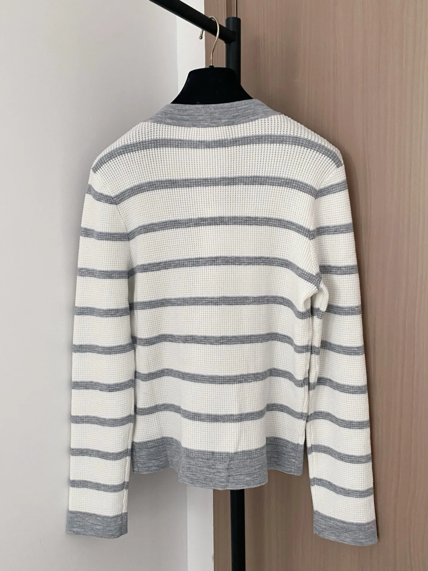 

2025 New sweater striped wool buttons v-neck long-sleeved embroidery Fashionable Versatile winter autumn
