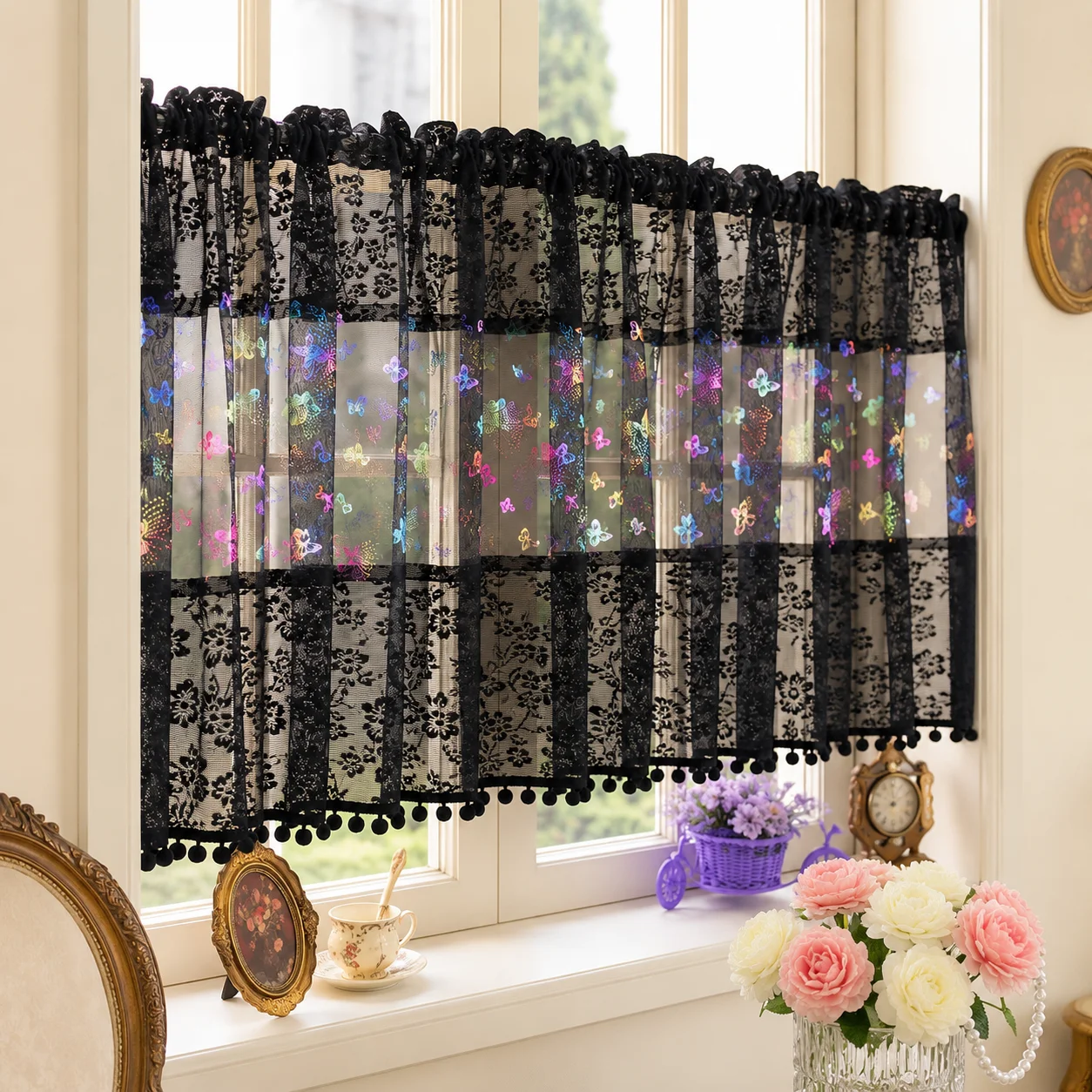 Schwarzer Blumen-Spitzenvorhang Transparenter Küchen-Café-Vorhang mit Schmetterlings-Stickerei Pompon-Besatz Stangendurchzug Kurzer Fenstervorhang