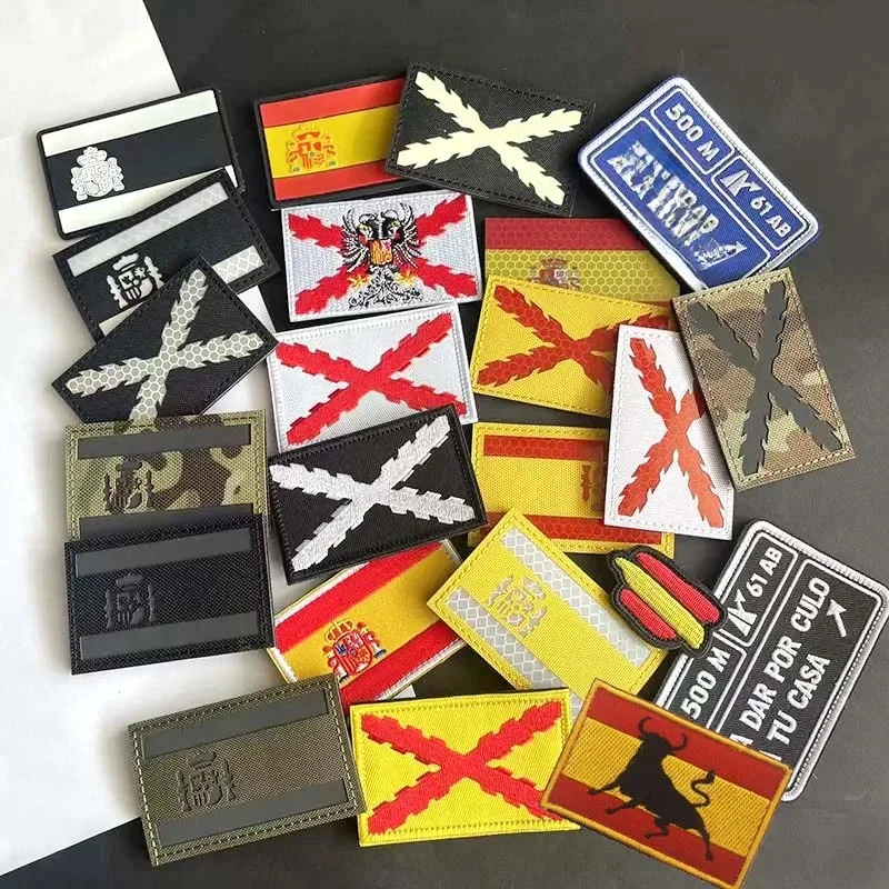 Naszywka odblaskowa na podczerwień Flaga Hiszpanii, bordowy krzyż Emblemat Haftowane naszywki i gumowe naszywki PVC, wojskowa odznaka taktyczna — zdjęcie 2