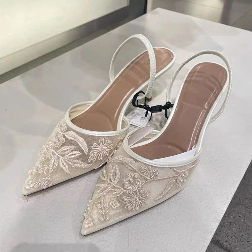 Merk Designer Witte Vrouwen Pompen Mesh Geborduurde Bloemen Rugband Sexy Slingback Hoge Hakken Jurk Trouwschoenen voor Dames - afbeelding 2