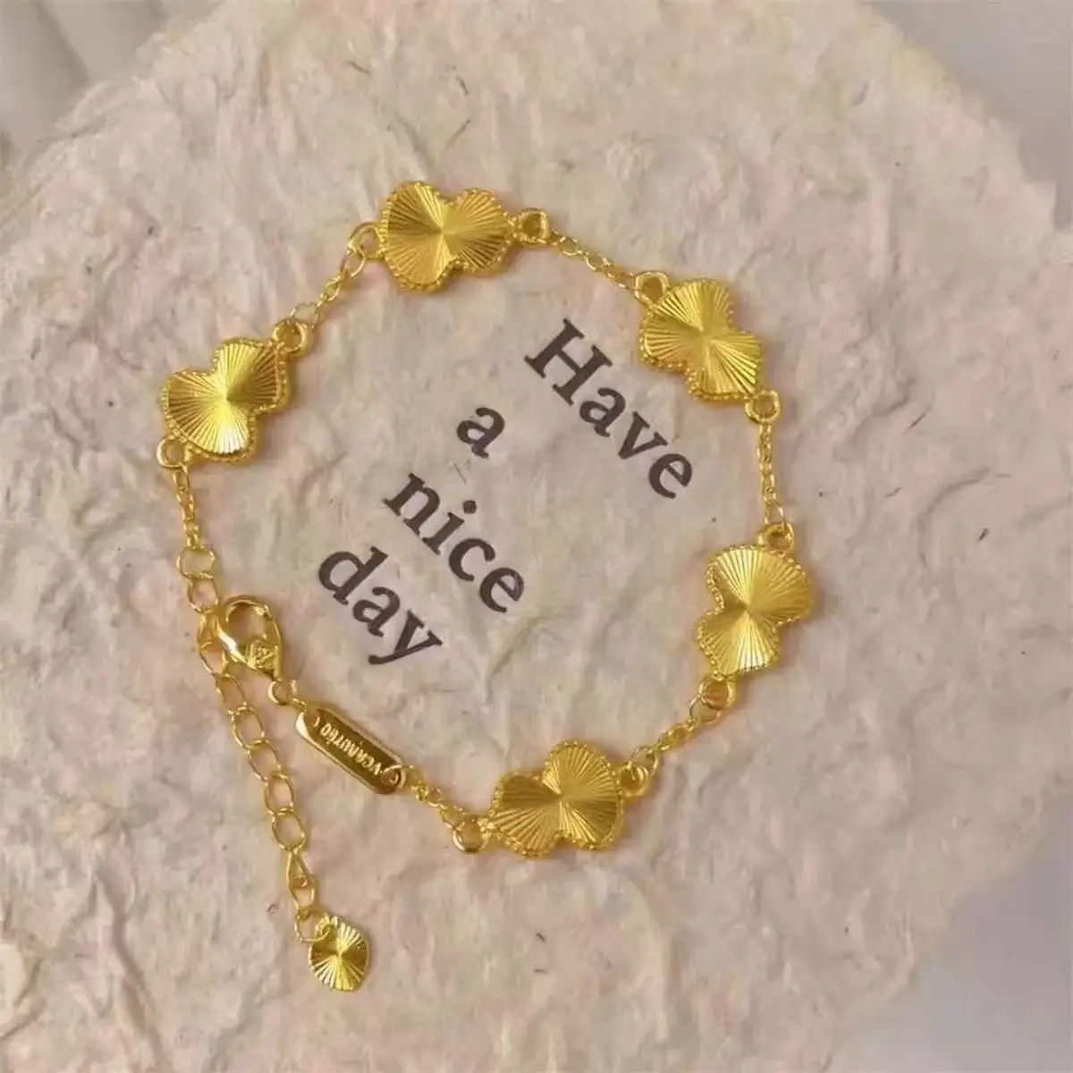 

Luxury Gold Clover Bracelet for Women – Adjustable 4-Leaf Flower Chain, Elegant Gift Jewelry