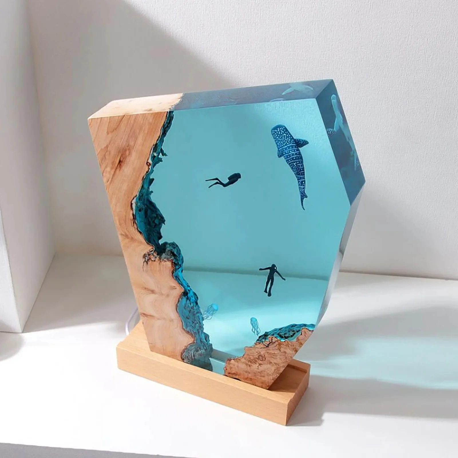 ZK50-Décoration Artistique en Résine Xy Faite à la Main, Veilleuse de Baleine, Requin et Plongeur, Support de Lampe en Bois
