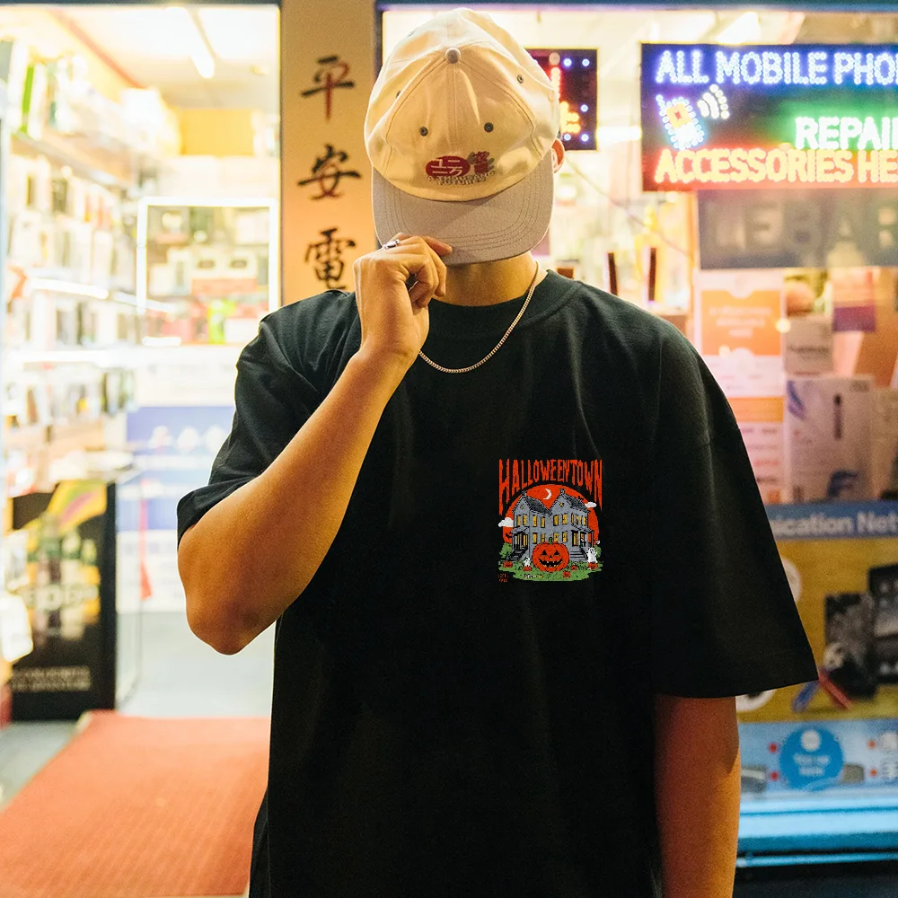 남성용 및 여성용 빈티지 할로윈 티셔츠 - 블랙 & 레드 1978 디자인 - 100% 헤비웨이트 코튼. 할로윈 파티에 딱 맞습니다.