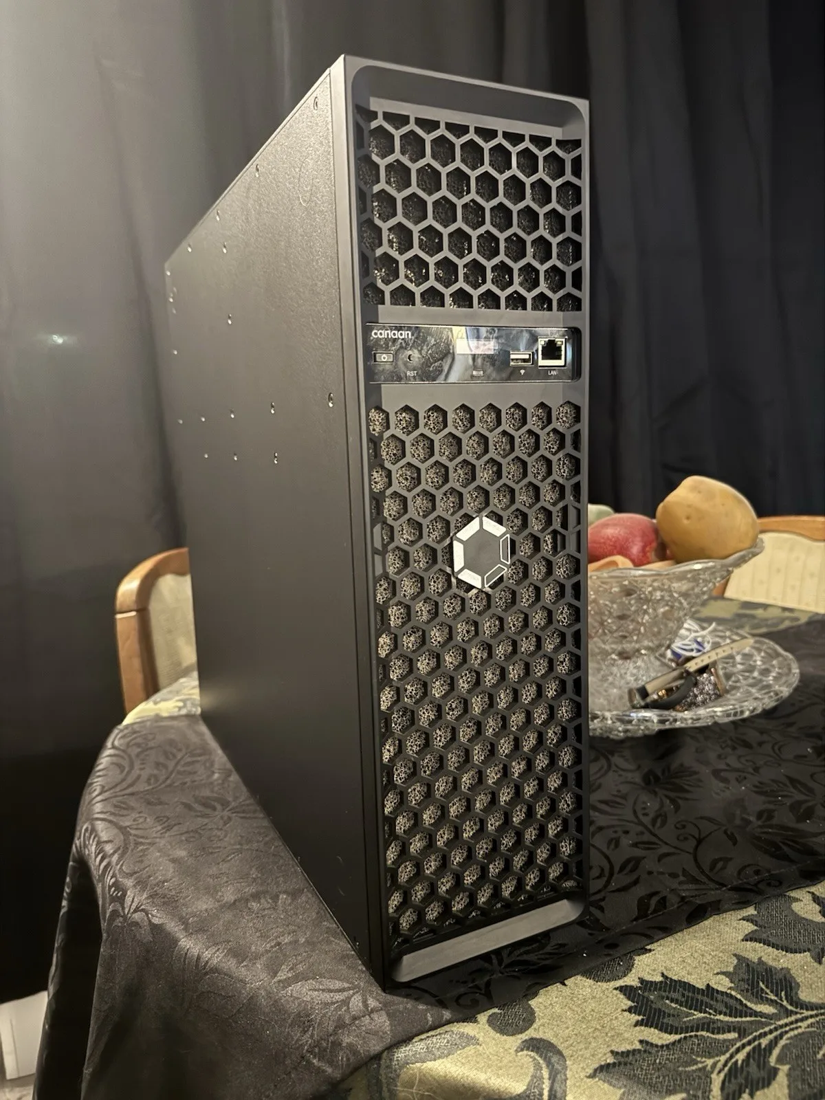 

HF; КУПИТЕ 1, ПОЛУЧИТЕ 1 БЕСПЛАТНО — Хит продаж: биткойн-майнер Canaan Avalon Q 90th