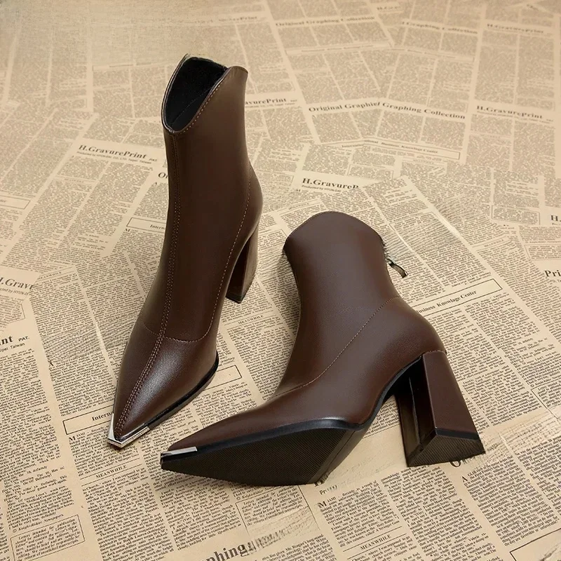 Bout pointu femmes bottines mode dos fermetures éclair court Botas dames élégant carré talon haut hiver chaussures pour femmes