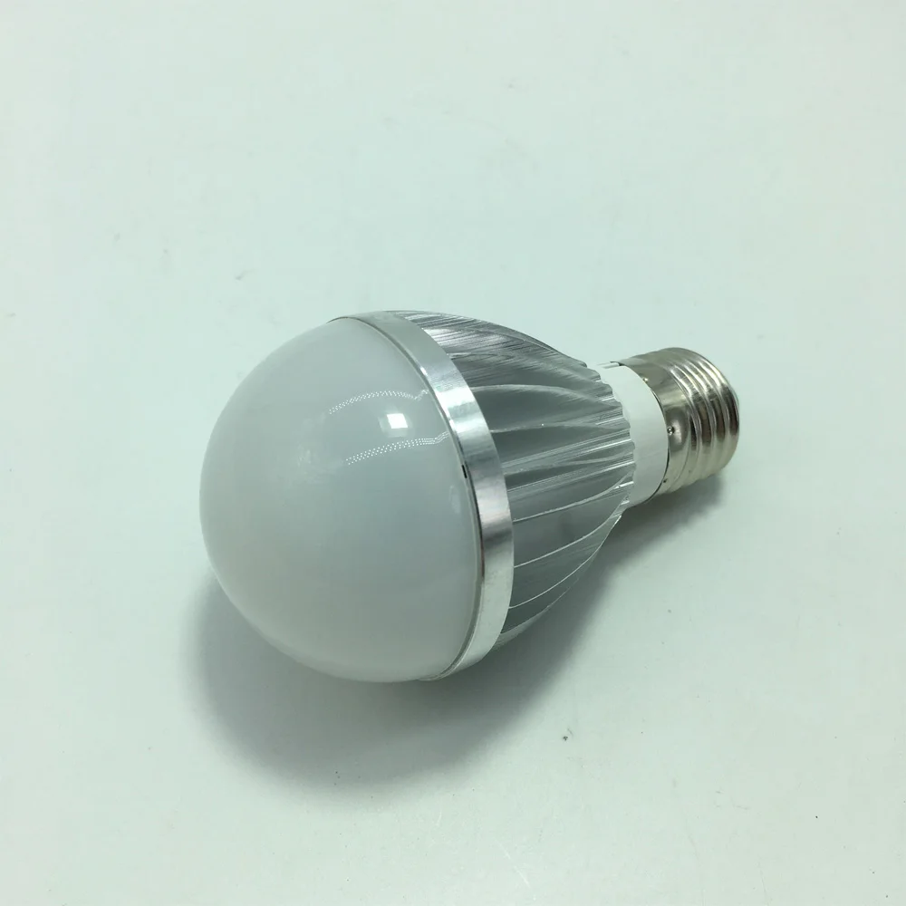 หลอดไฟ LED ควบคุมแสง 5W 7W 9W 12W AC85-265V E27 ซ็อกเก็ตตัวอลูมิเนียม