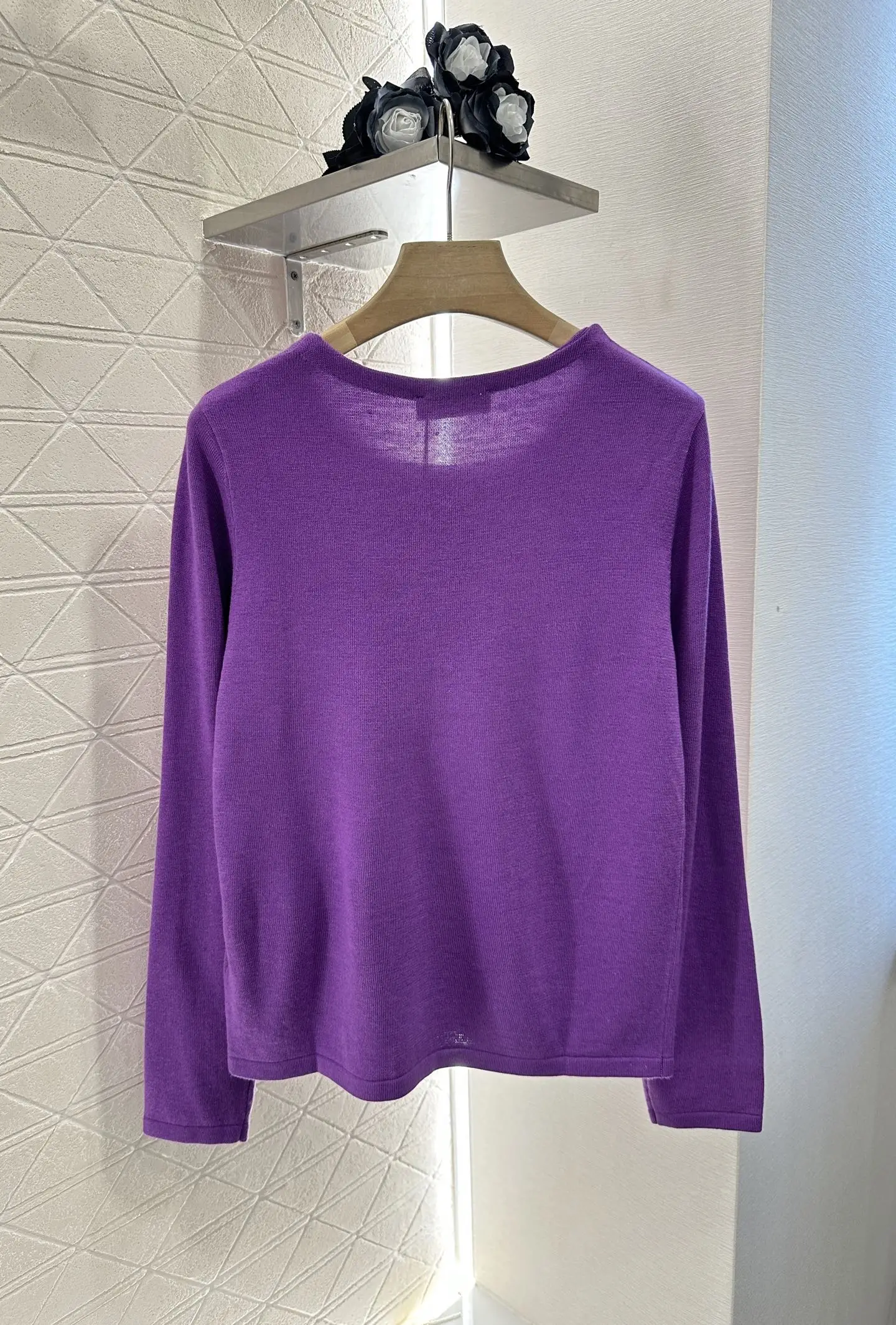 

2025 New Products On The Shelves Letter Plain Knitted Top Customized Cotton Yarn Woven Texture Comfortable