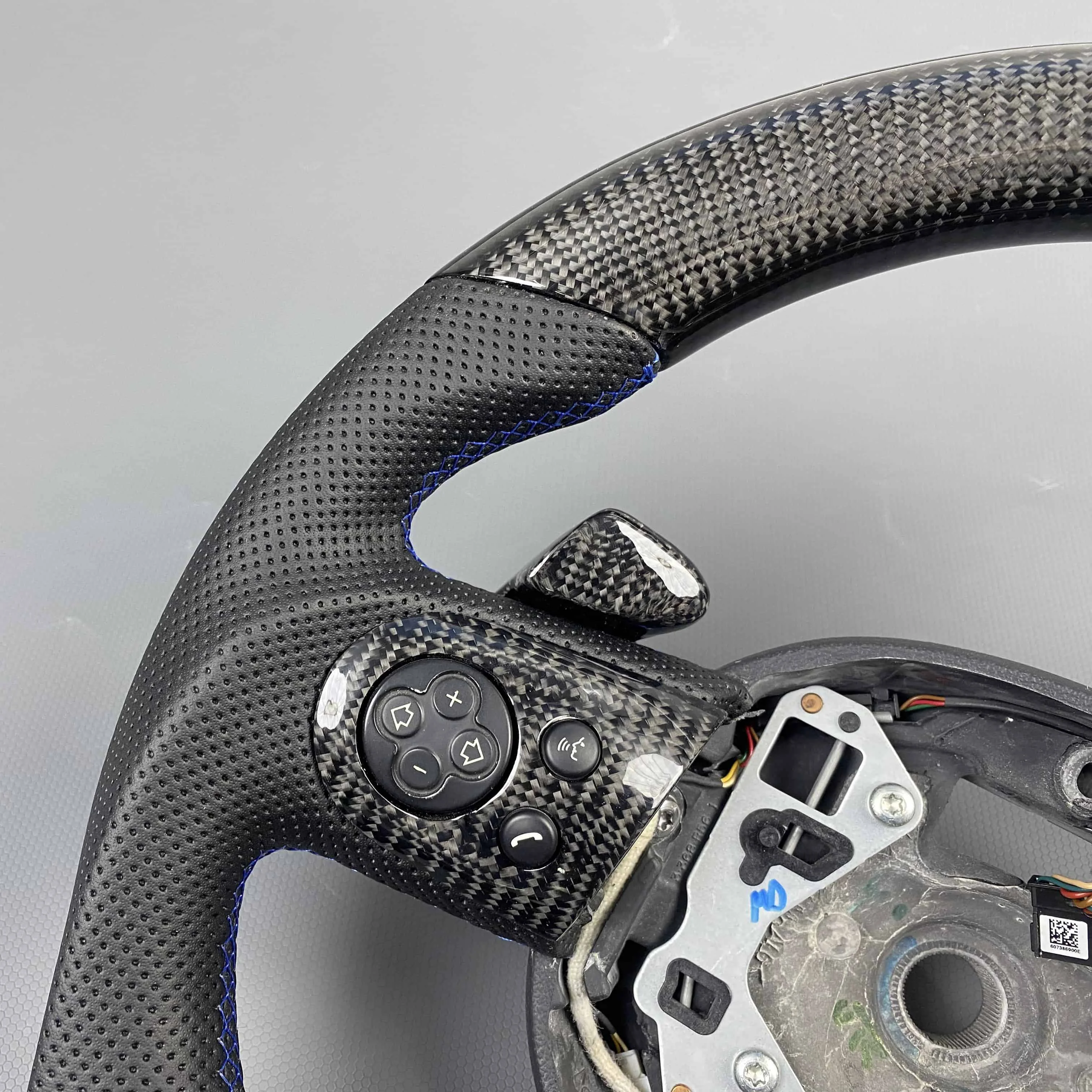 Carbon Fiber Customized Steering Wheel With Black Perforated Leather Sporty Style For BMW MINI Cooper R55 R56 R57 R60 JCW