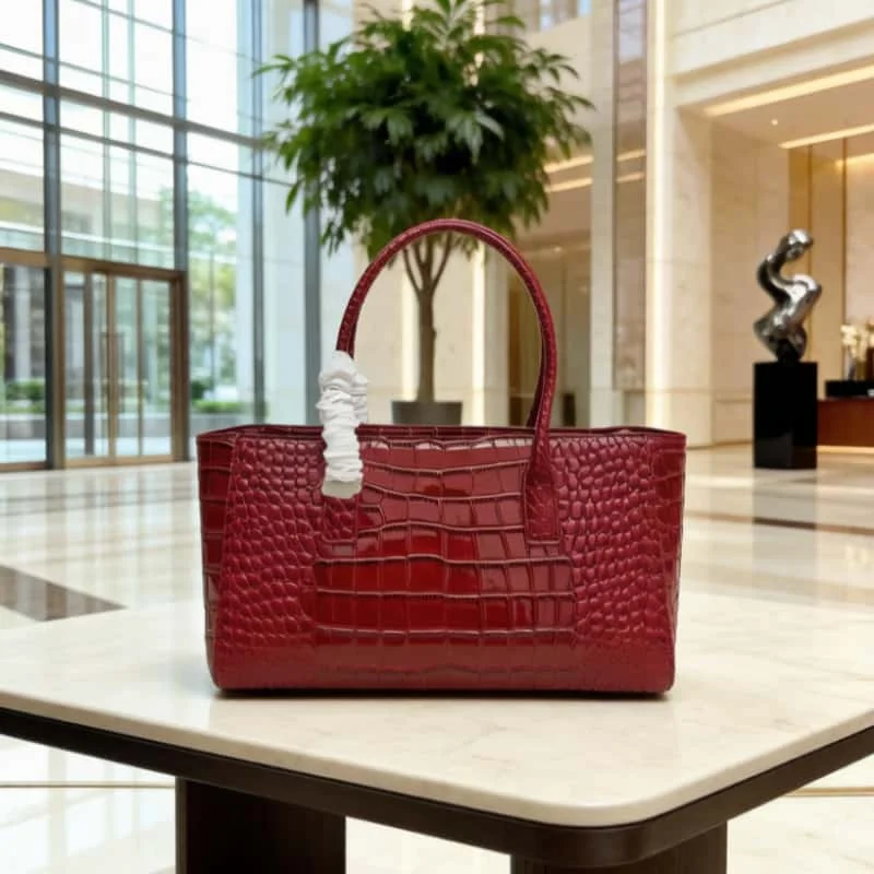 51-2026 New Classic Luxury Tote Bag  Available in 3 Colors (See Details Below). Dimensions: 35 x 21 x 12 Cm.