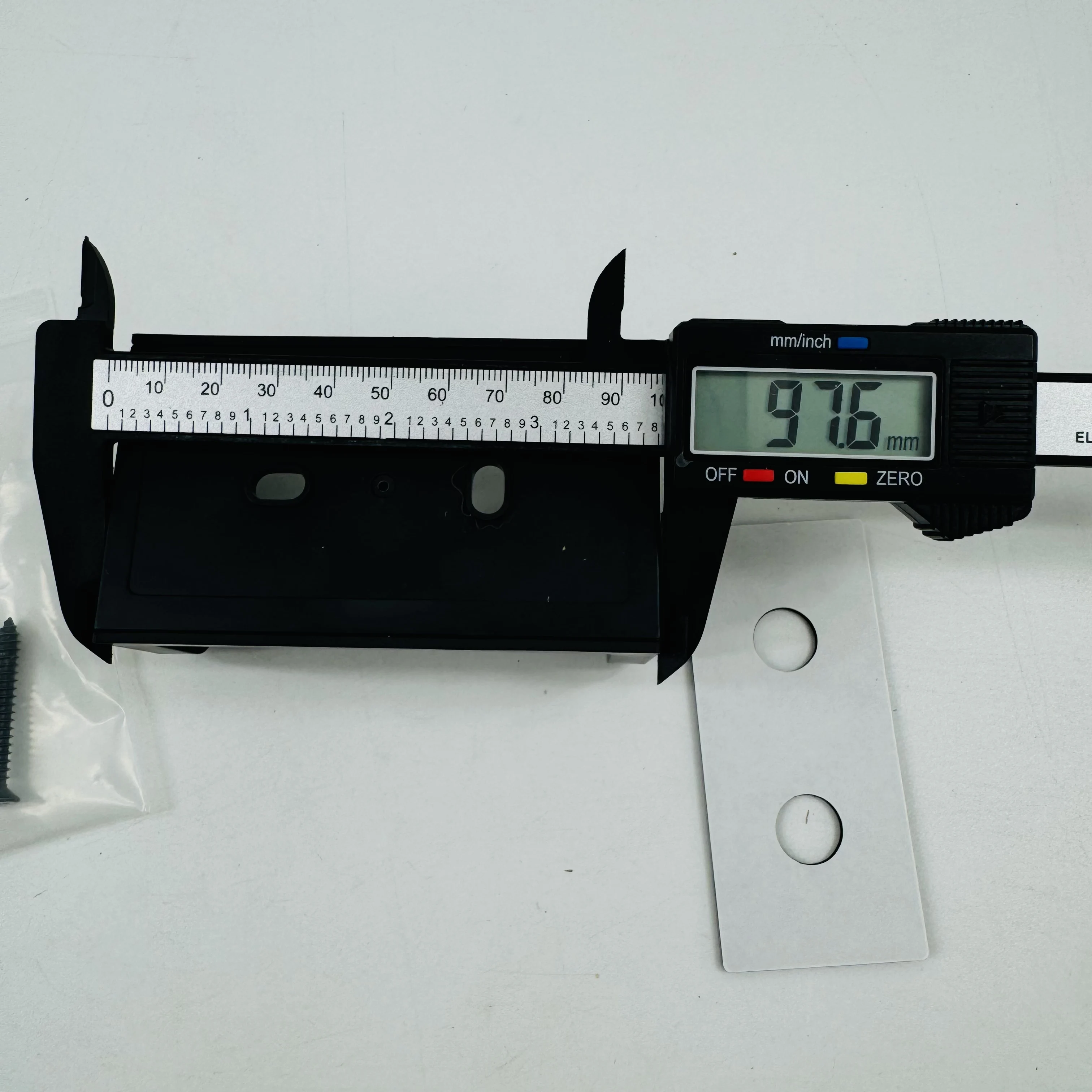 Dreame V12Plus R10 Pro Aqua R10 Pro_V2213V MOVA S4 Detectar componentes de soporte de pared para montaje en pared (incluidos componentes de clavo de pared)