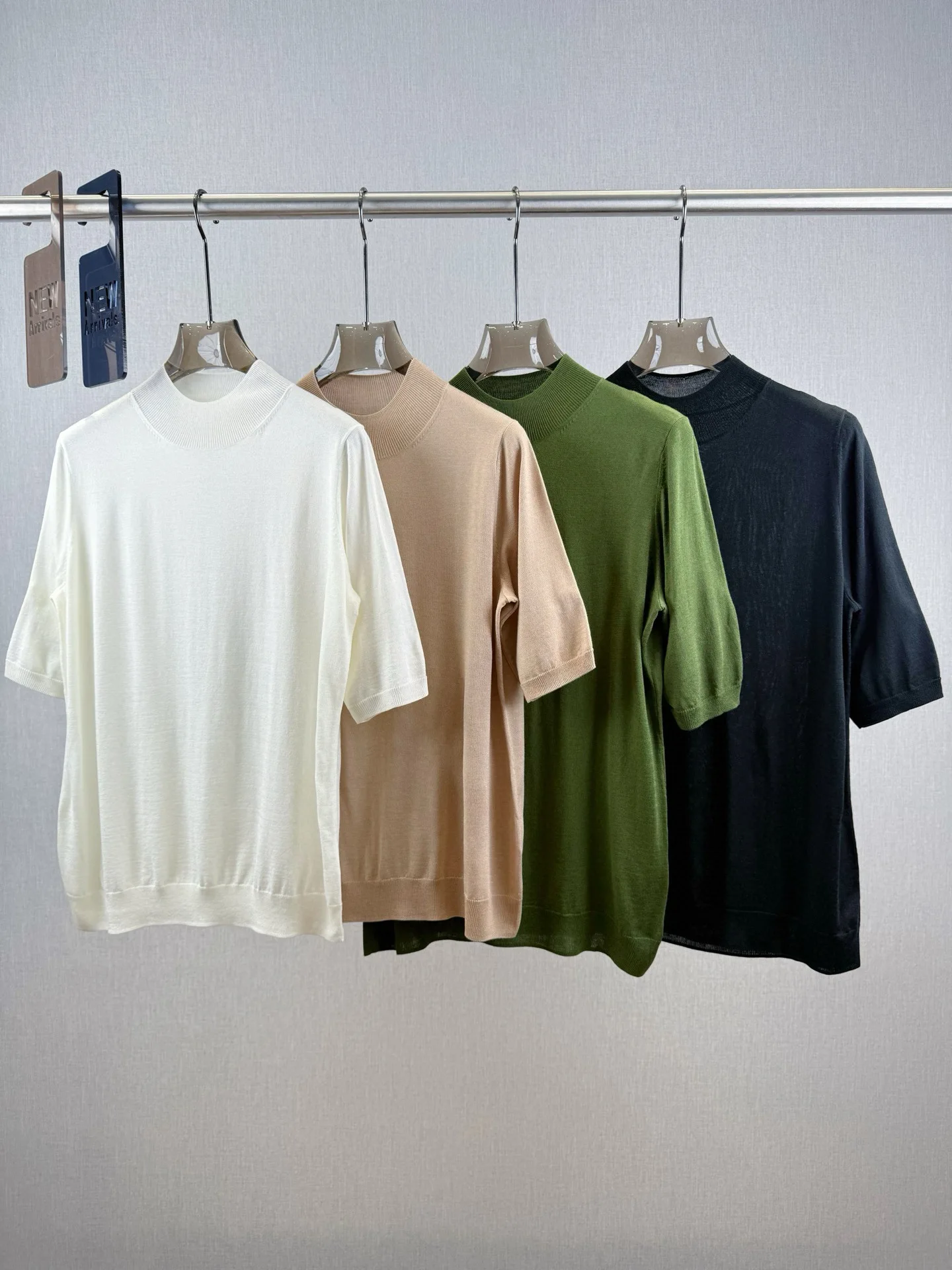 

Elegant women's solid color jersey base wardrobe blouse