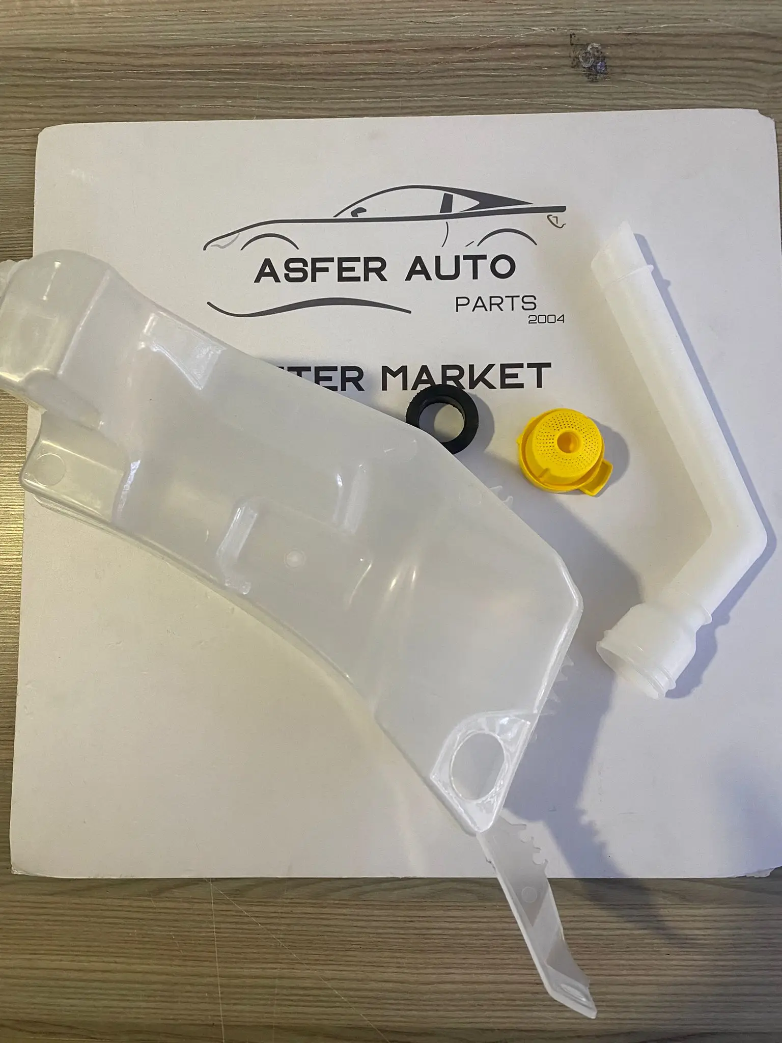 Water sprinkler tank canister for Renault Clio 4 IV Mk4 OEM Water 2013-2016 OEM 289104294R-289107623R high quality