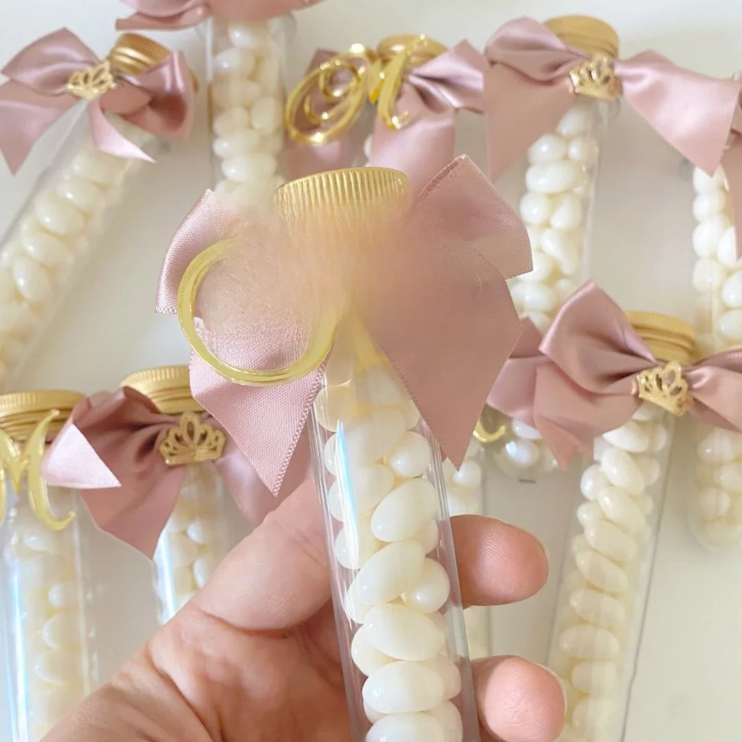 30/50/100 pièces même magnifique acrylique or lettre chocolat barre Plaques baptême bébé nom initiales chocolat faveurs boîte bannière