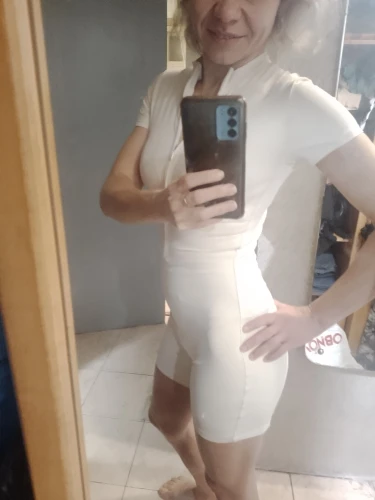 Foto de una compradora con Body Sculpt – Cremallera