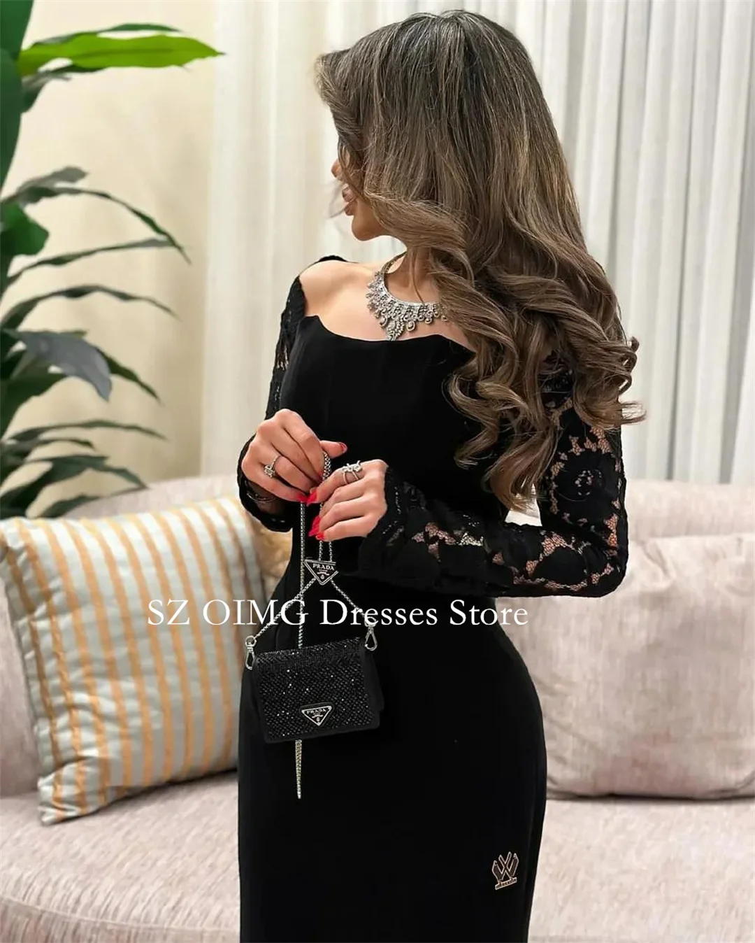 OIMG Dubai Mordern Off the Shoulder Prom Dresses Evening Dress Satin Black Lace Slit Women Evening Gowns Formal Party Dress