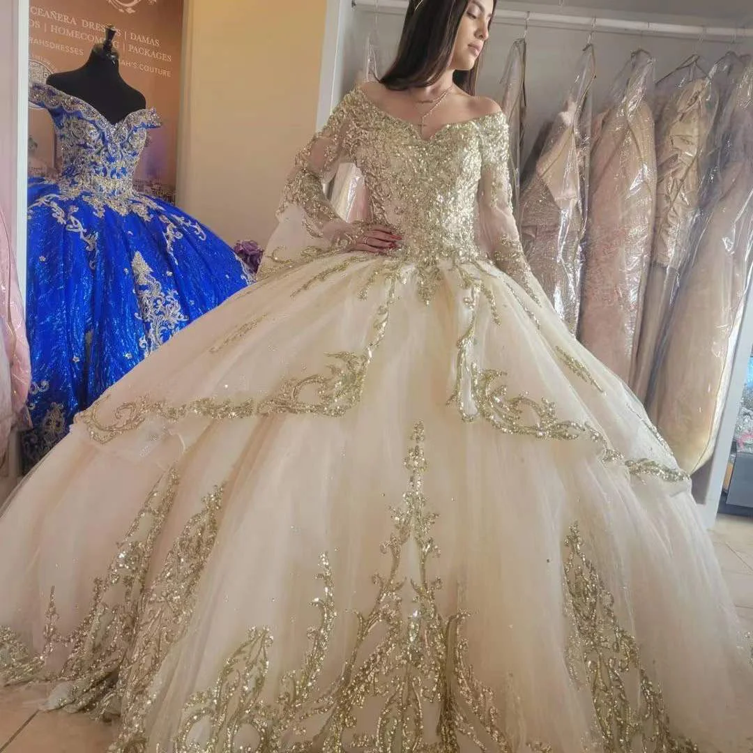 

Luxury Champagne Quinceanera Dresses 2022 Lace Appliqued Crystal Long Sleeve Ball Gown Vestidos De Quinceañera Sweetheart Sweet