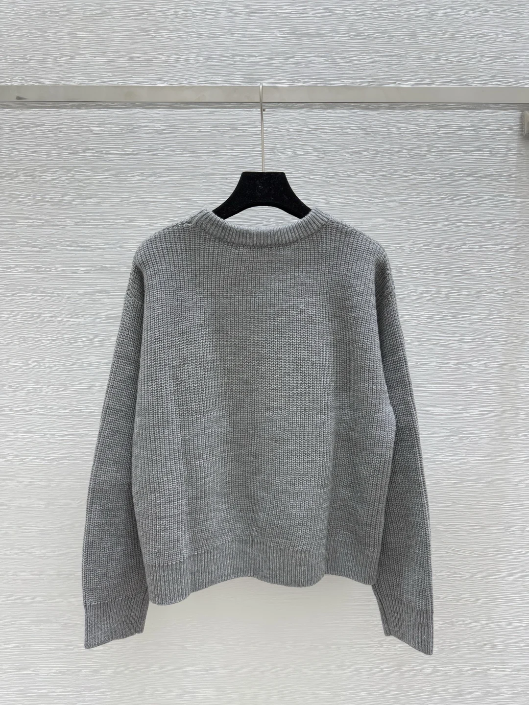 

New Women's Round-neck Pullover Sweater Comfortable Fit Fashionable Jumper for Casual Wear