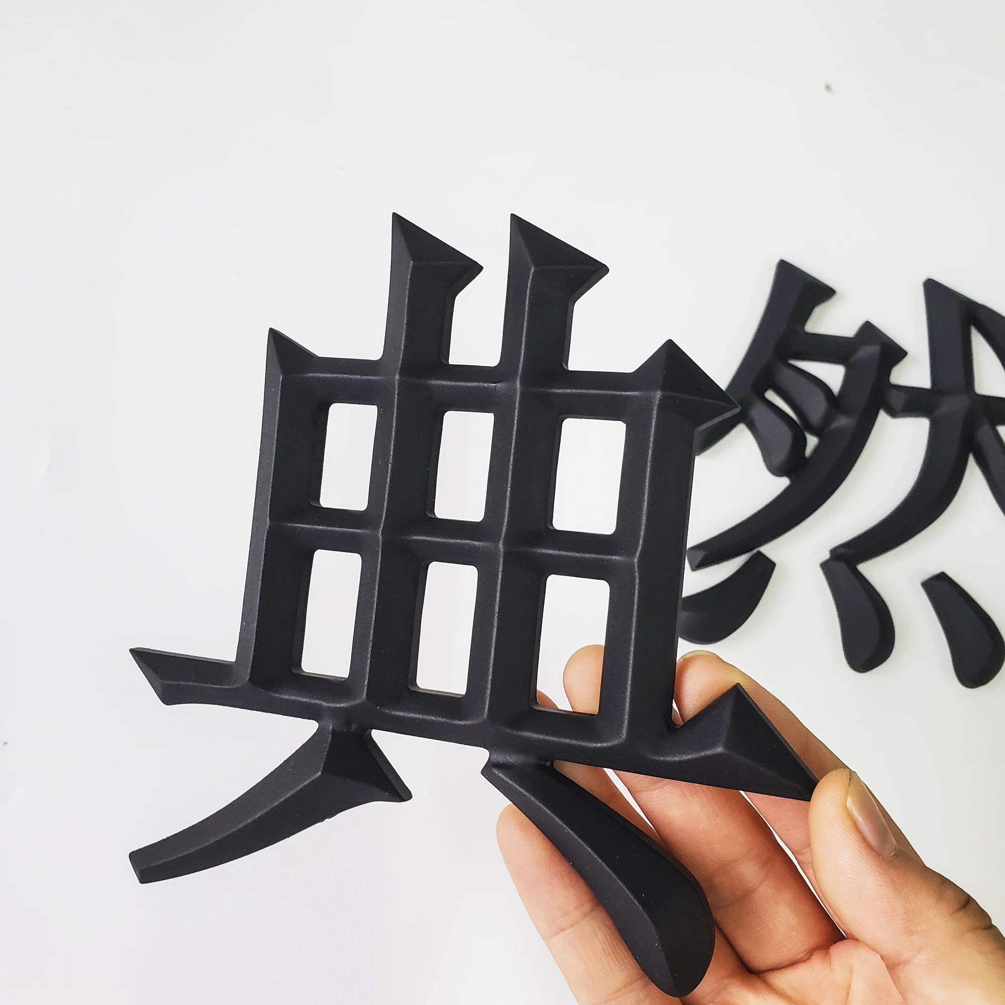 Dipinto 3D In Acciaio Inox Lettera Segno