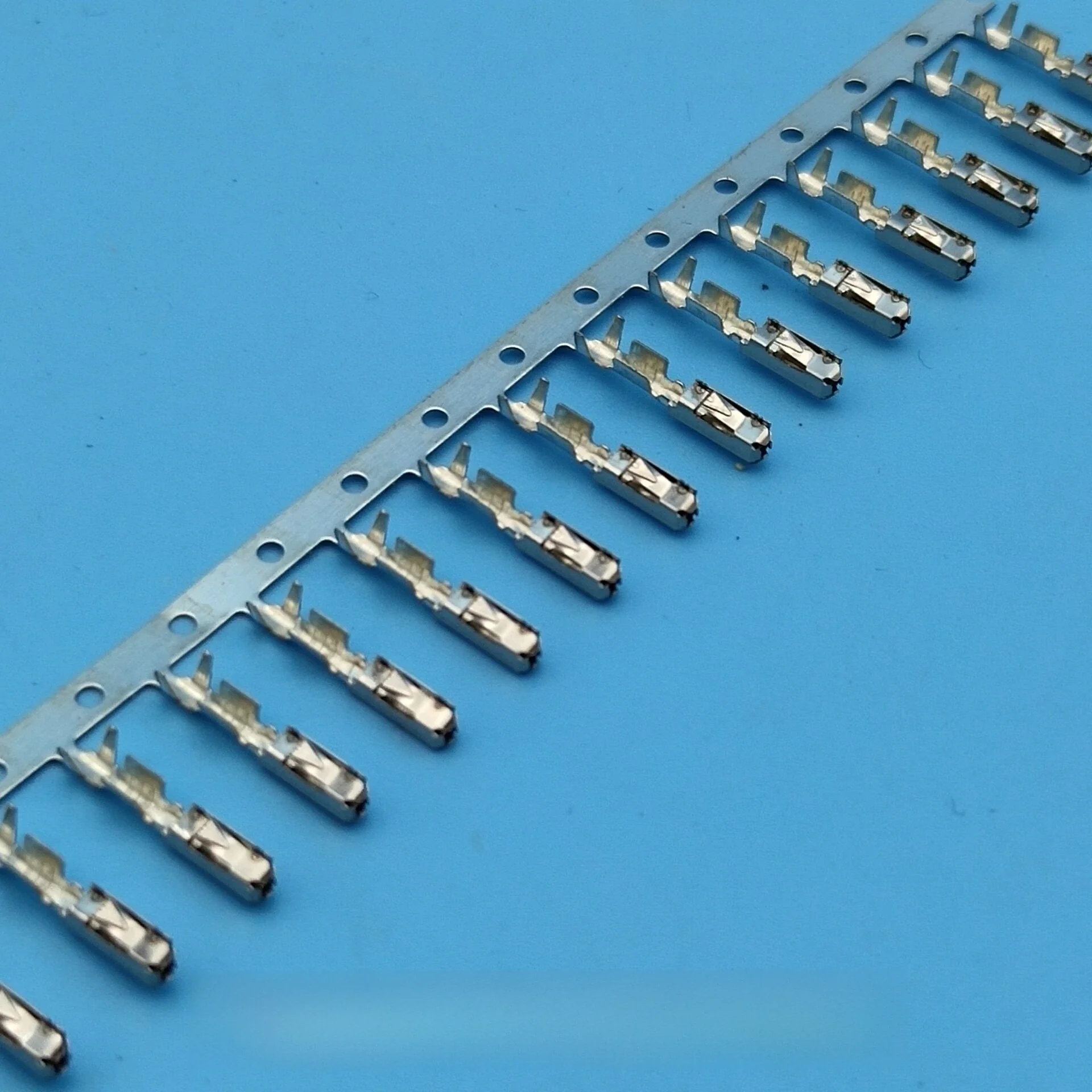 wtyczka złącza samochodowego ecu MQS Kabel 000 979 009 E cruise963715-1 N 907 647 01 dla przełącznika — zdjęcie 2