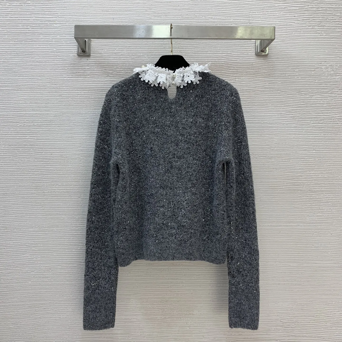 

Autumn and winter women's lace diamond-encrusted pearl collar decorative short long-sleeved knitted sweater top SU247