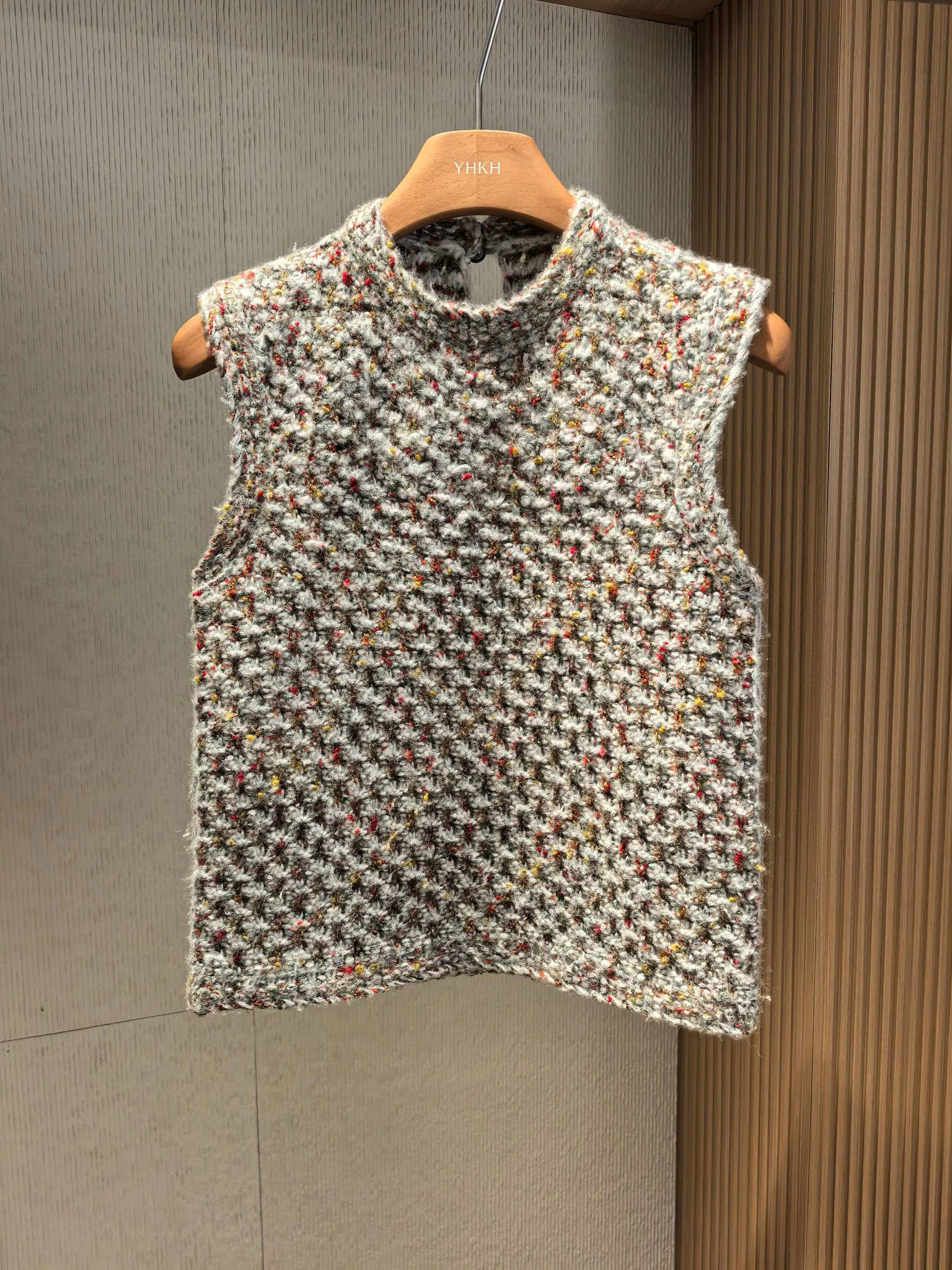 

Роскошный вязаный кашемировый жилет в стиле «старые деньги».