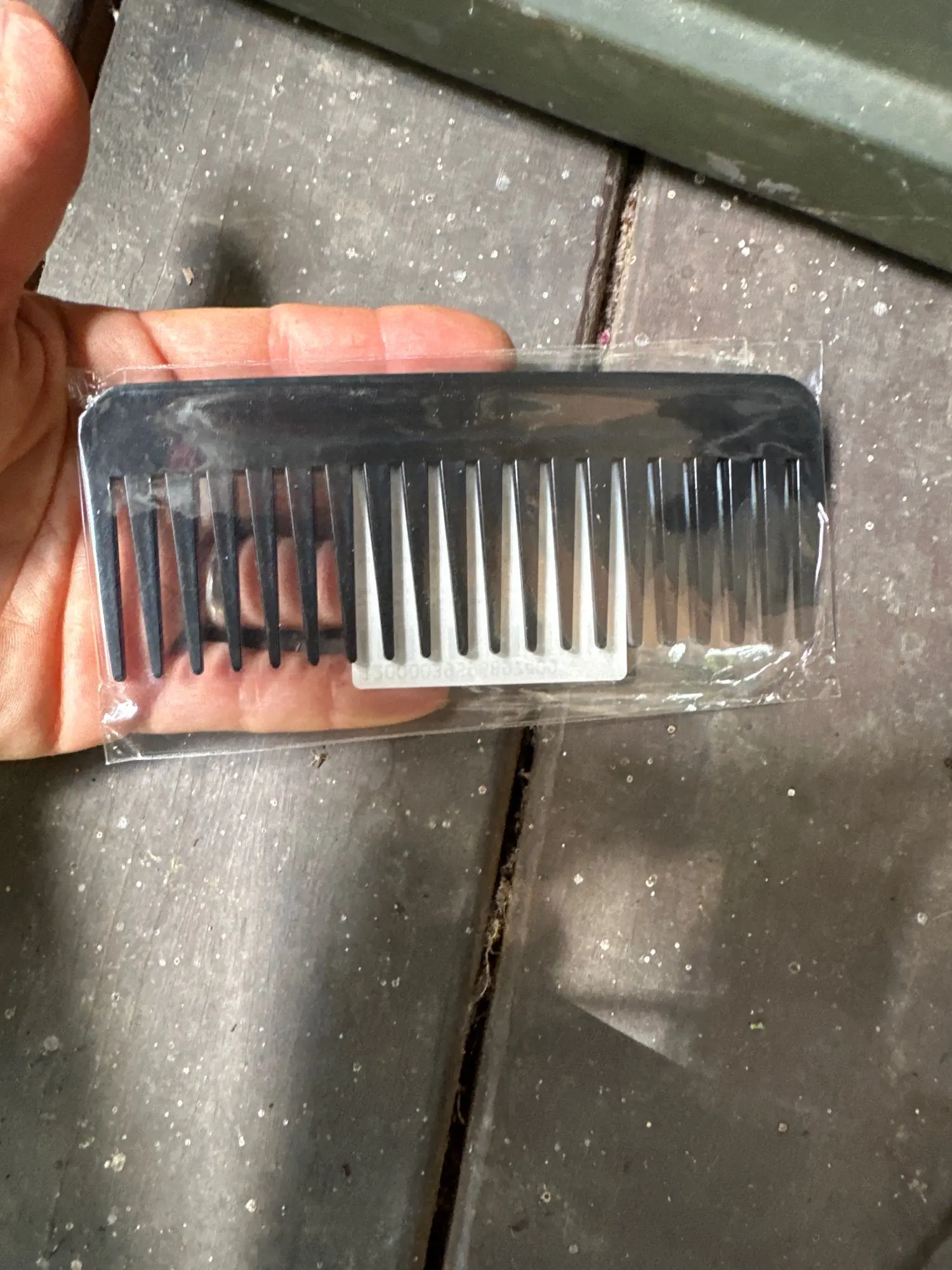 1 thick plastic heat-resistant, anti-static long toothed, wide toothed salon hairstyle comb Special for real hair wigs photo review