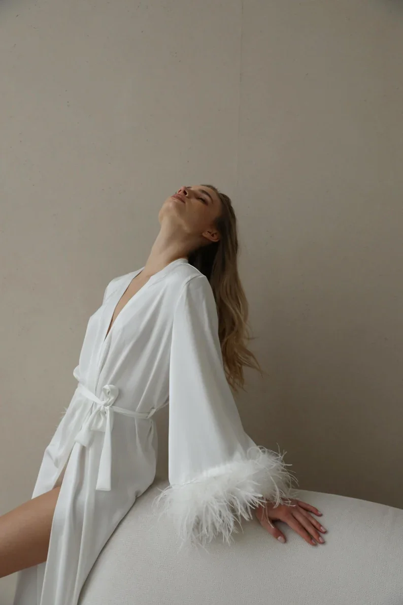 Bride Robe with DETACHABLE Feather Sleeves Long White Satin Silk Robe for Wedding Day Morning Outfits Feathers Dressing Gown