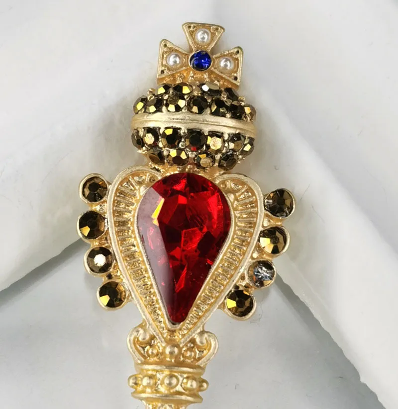 Vintage Jewelry Stunning Lapel Pin Gold Color Ruby Red Crystal Rhinestone Pearl Sceptering Queen Princess Crown Brooch Women