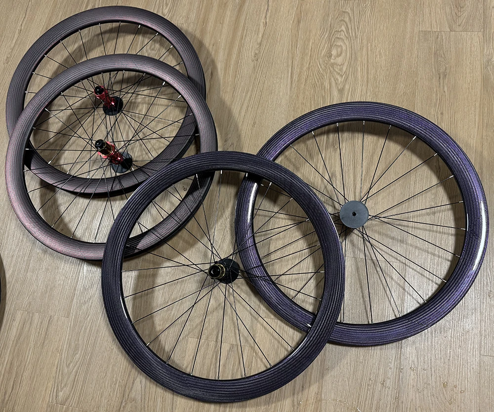 Rennrad-Scheibenbremsenlaufräder mit Ratchet-System, 700C 36T Wave Carbon Laufradsatz, 50mm Profilhöhe, Rennrad-Speichenlaufräder, 24 Speichen, Aero Carbonfaser-Laufräder – Detail 17