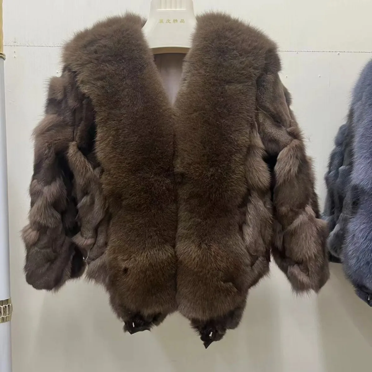 Women Real Fox Fur Coat V Neck Long Sleeve Fluffy Natural Fox Fur Jacket Winter Warm Luxury Outerwear