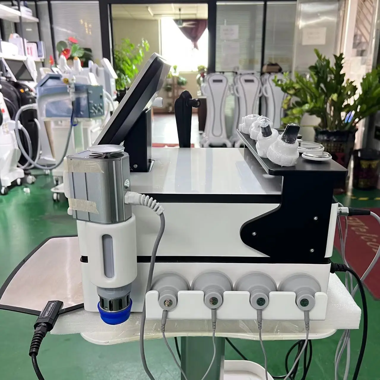 

2025 3 in 1 Physiotherapy diathermy indiba tecar 448khz Facial anti-aging Slimming Pain Relief massage machine EMShock and Tecar