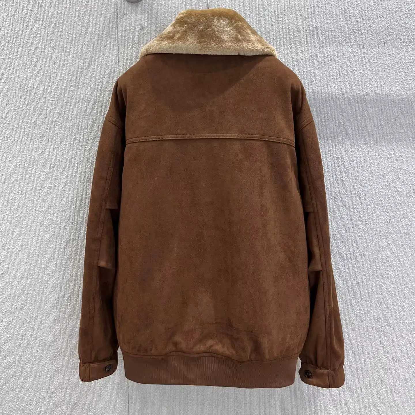 

Осень-зима 2022, новая куртка на молнии с шерстяным меховым воротником, пальто карамельного коричневого цвета, замша, оверсайз, с заниженными плечами, силуэт, планка на молнии