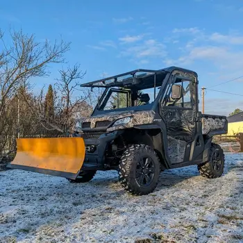 CFMOTO UFORCE 1000 avec nacelle élévatrice à neige cabine, m...
