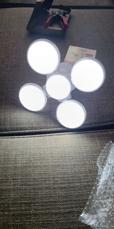 Petite lanterne solaire pliable