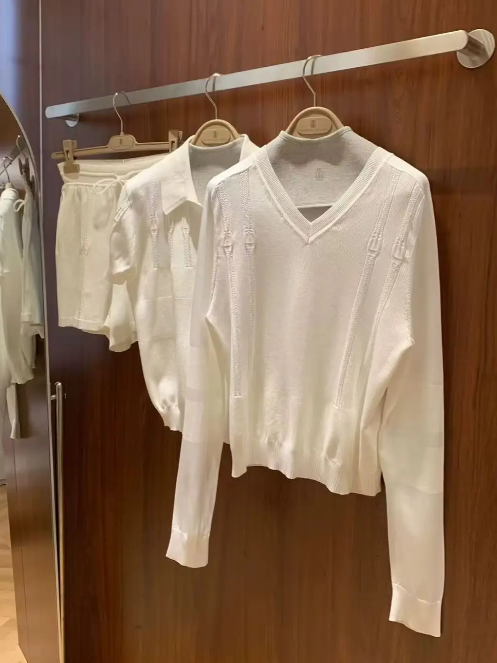 Elegant and Comfortable V-Neck Long Sleeve Top and Shorts Set