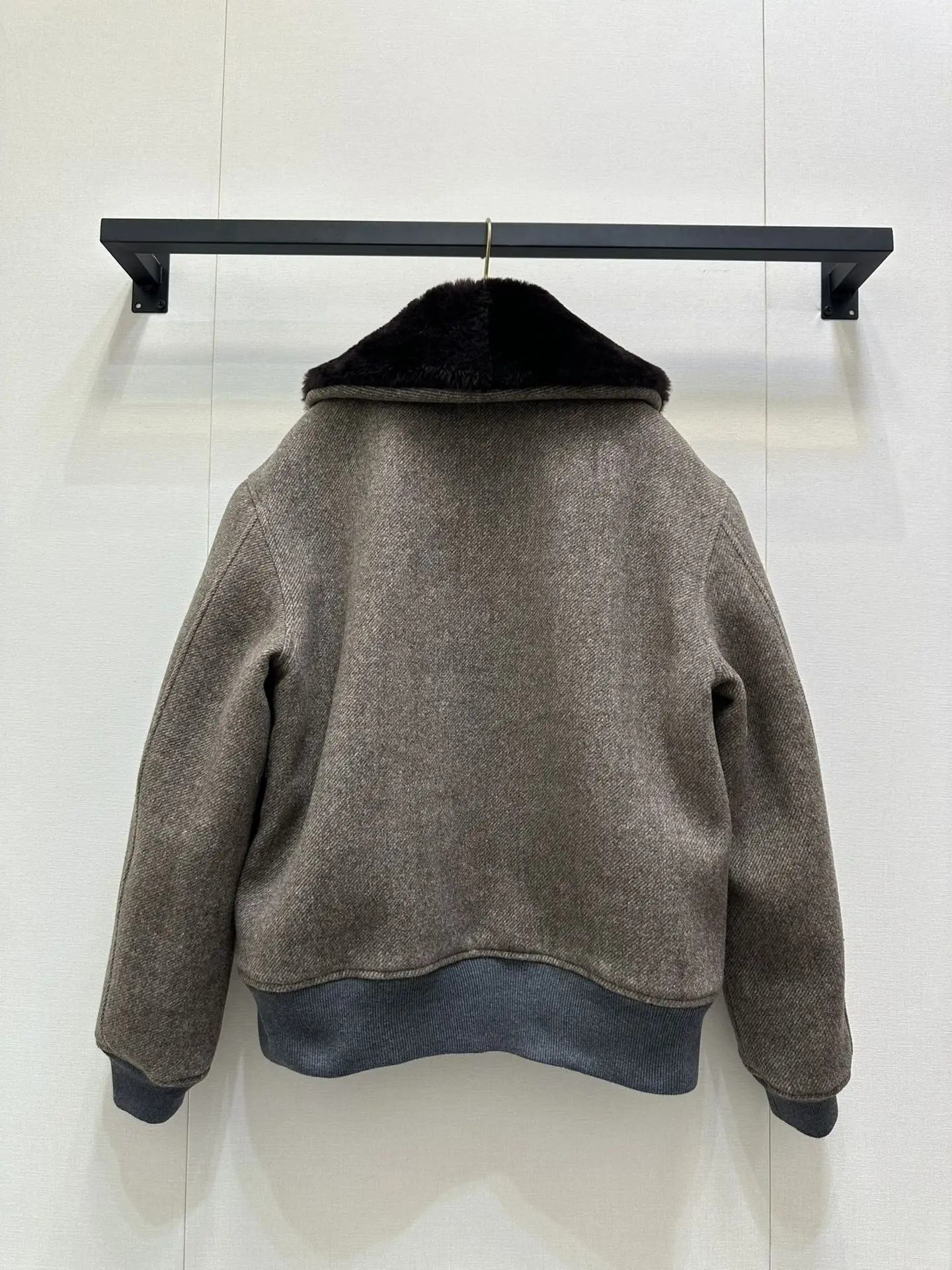 

2025 New and Comfortable Warmth Loose Zipper Pockets Solid Drawstring Bread Down-jacket ZXM