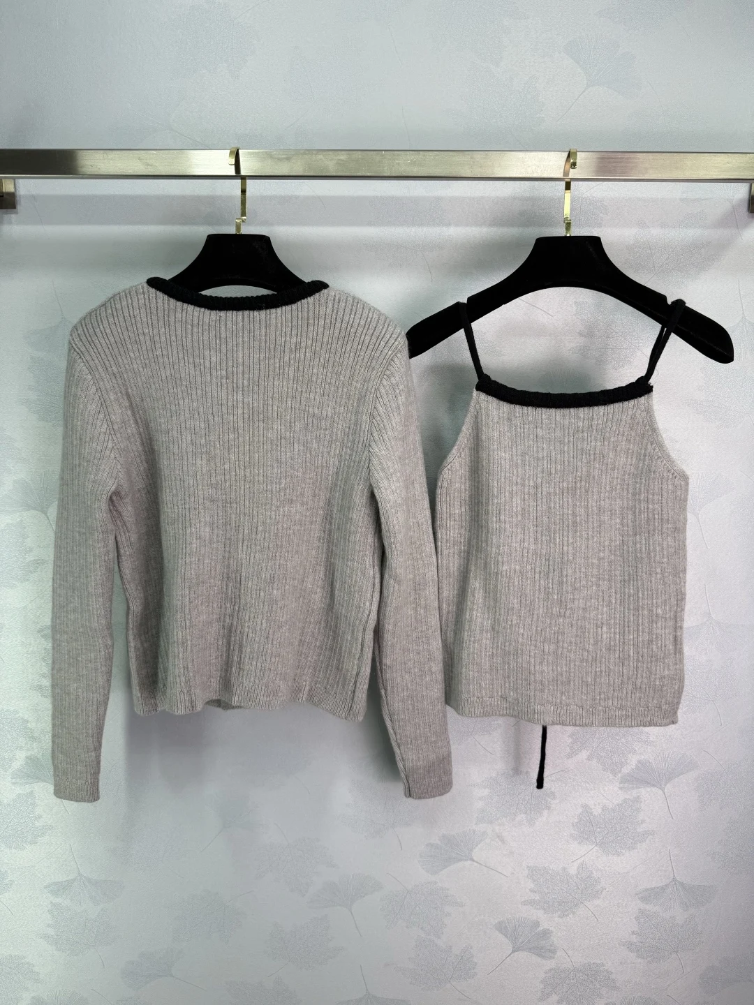 

2025 Early Autumn New Knitted Cardigan Two Piece Set with Vertical Striped Knitted Top 62