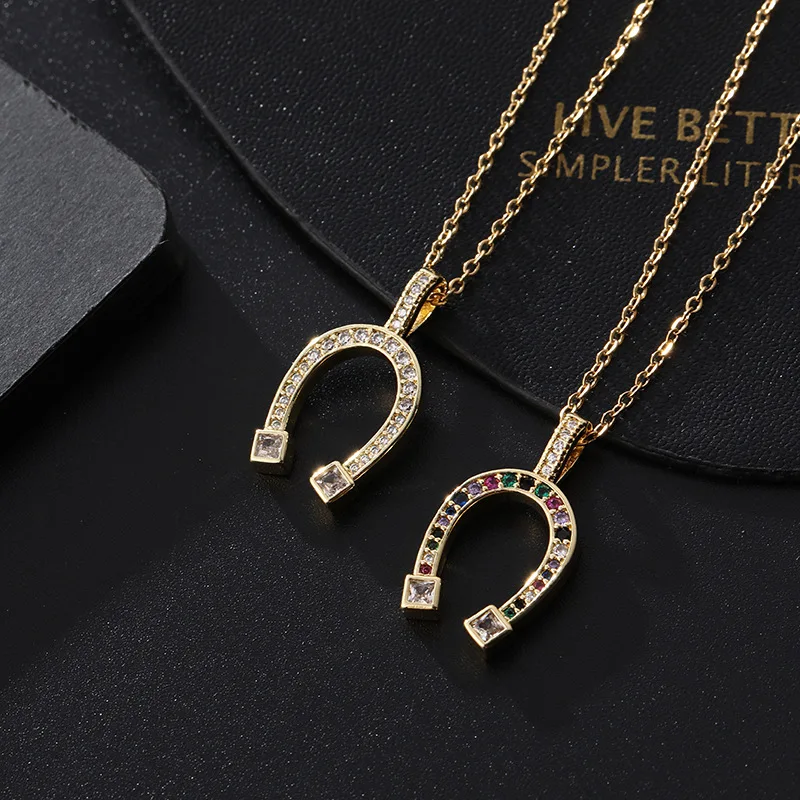 Fashion niche high-end design horseshoe color necklace ladies cute all-match pendant micro-set collarbone chain gift